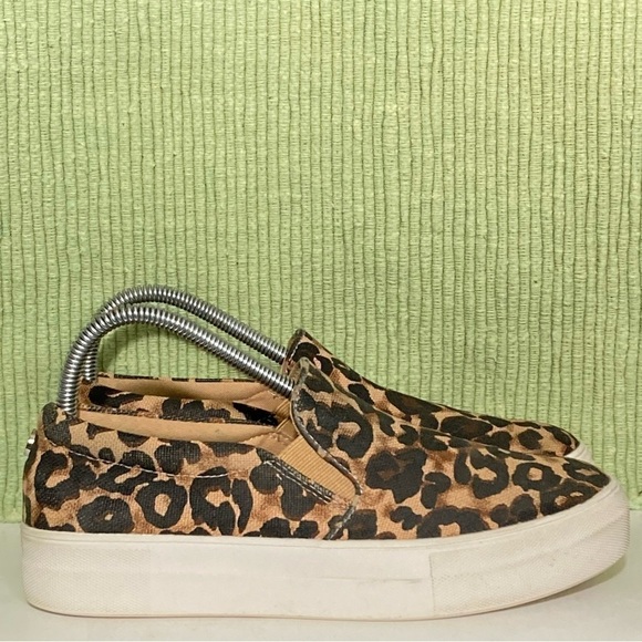 Steve Madden Shoes - Steve Madden Womens Leopard Print Canvas Slip On Casual Sneakers Shoes SZ US 8